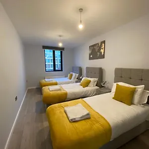 Zen Quality Flats: Cozy Heathrow Apartment Hounslow